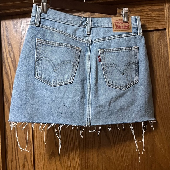 Levi's Classic Blue Denim Mini Skirt - Picture 2 of 4